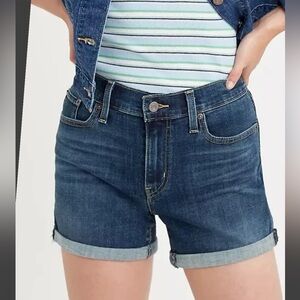 Levi's Dark Blue Rolled Cuff mid length woman’s 25